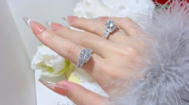 Trang sức tặng sếp nữ: Gợi ý lựa chọn tinh tế