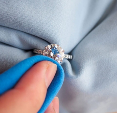 Bí quyết giữ trang sức vàng luôn như mới: Hướng dẫn chi tiết