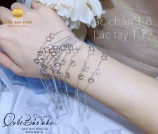 Lắc chân mix charm kiểu