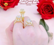 Nhẫn hột chủ viền tấm