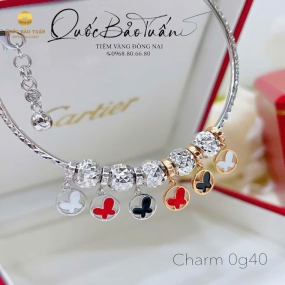 Charm bướm kiểu