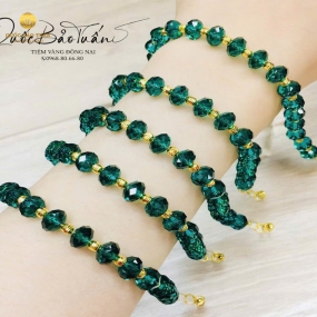 Chuỗi phale xanh lá mix charm vàng