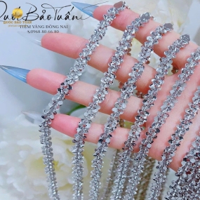 Dây chuyền xoắn bướm