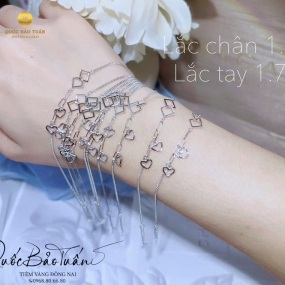 Lắc chân mix charm kiểu