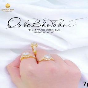 Nhẫn hột chủ viền tấm 7p0