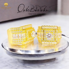 Nhẫn nam hột chủ đai đá baguettle 