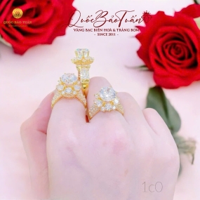 Nhẫn hột chủ viền tấm