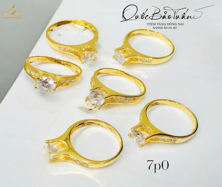 Nhẫn hột chủ 8li 7p0