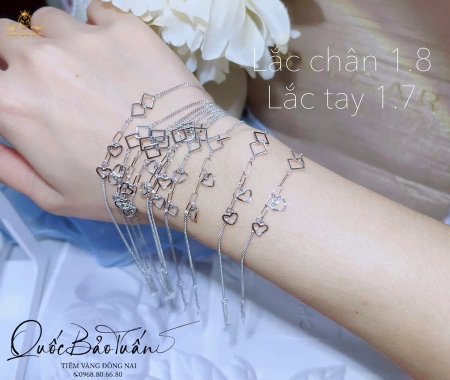 Lắc chân mix charm kiểu