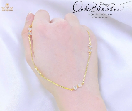 Lắc chân mix nơ