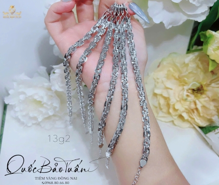 Lắc xoắn vuông 13g2